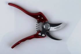 Pruner 3330